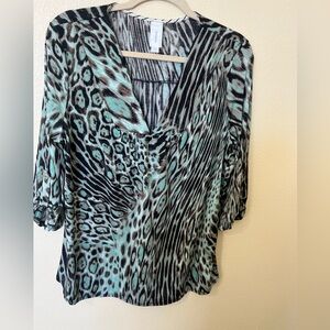 Woman’s Large Honey Me 3/4 sleeve animal print shirt